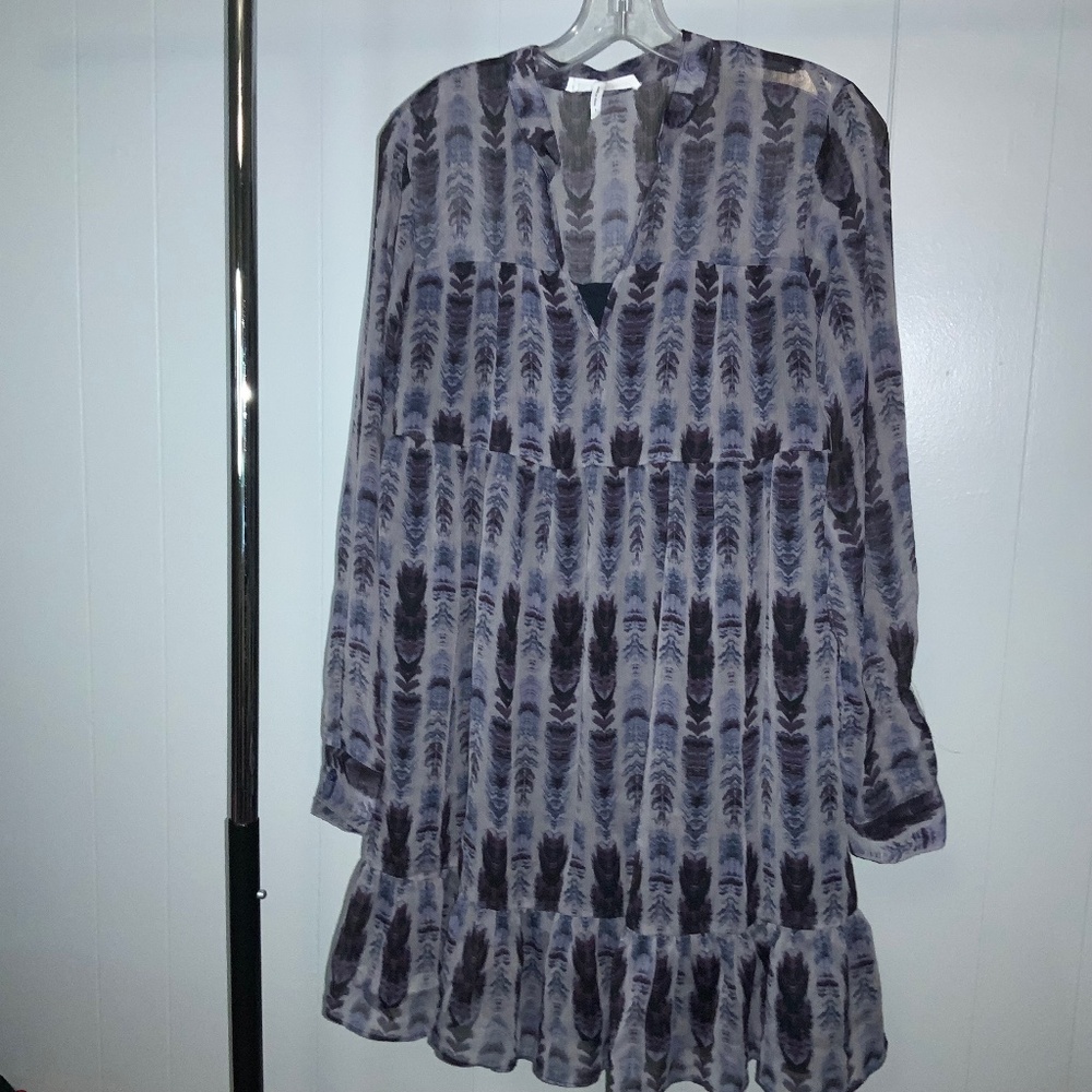 BCBGeneration tiered peasant babydoll dress Sz S long sleeve V neck button cuff